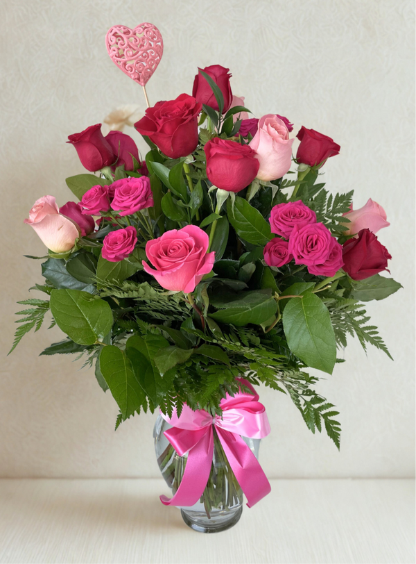 GLV-13 - Classic Bouquet of Mixed Roses