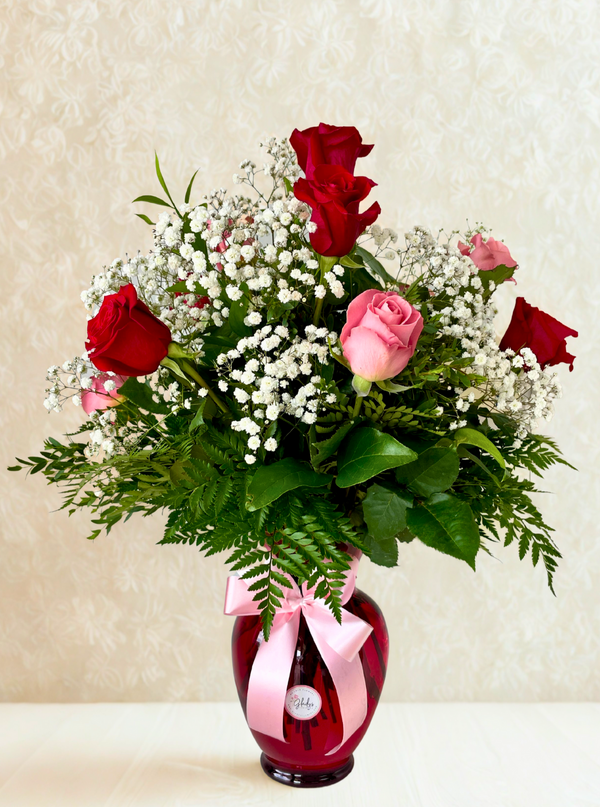 GLW001 - Classic of a Dozen Roses