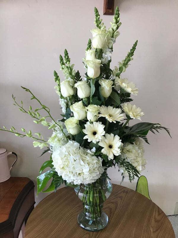 GLW073 - WHITE ROSES, HYDRANGEAS AND GERBERAS MIX